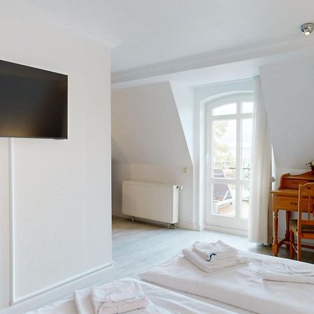 Fewo Direkt Am Strand Mit Meerblick Und Balkon,Villa Glueckspilz, Binz Exterior foto